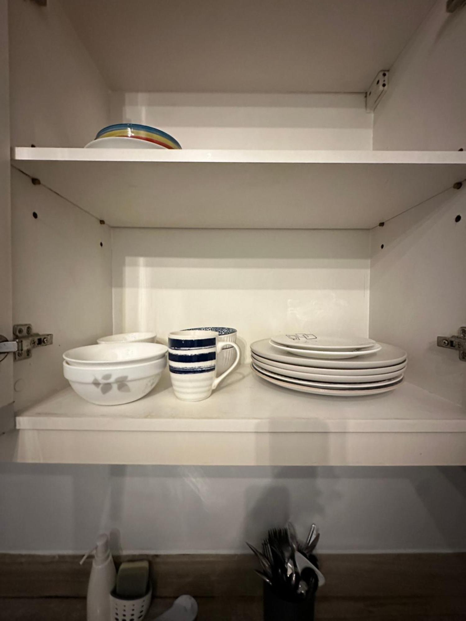 One Bedroom Apartment With Netflix At Greenbelt Makati Манила Экстерьер фото