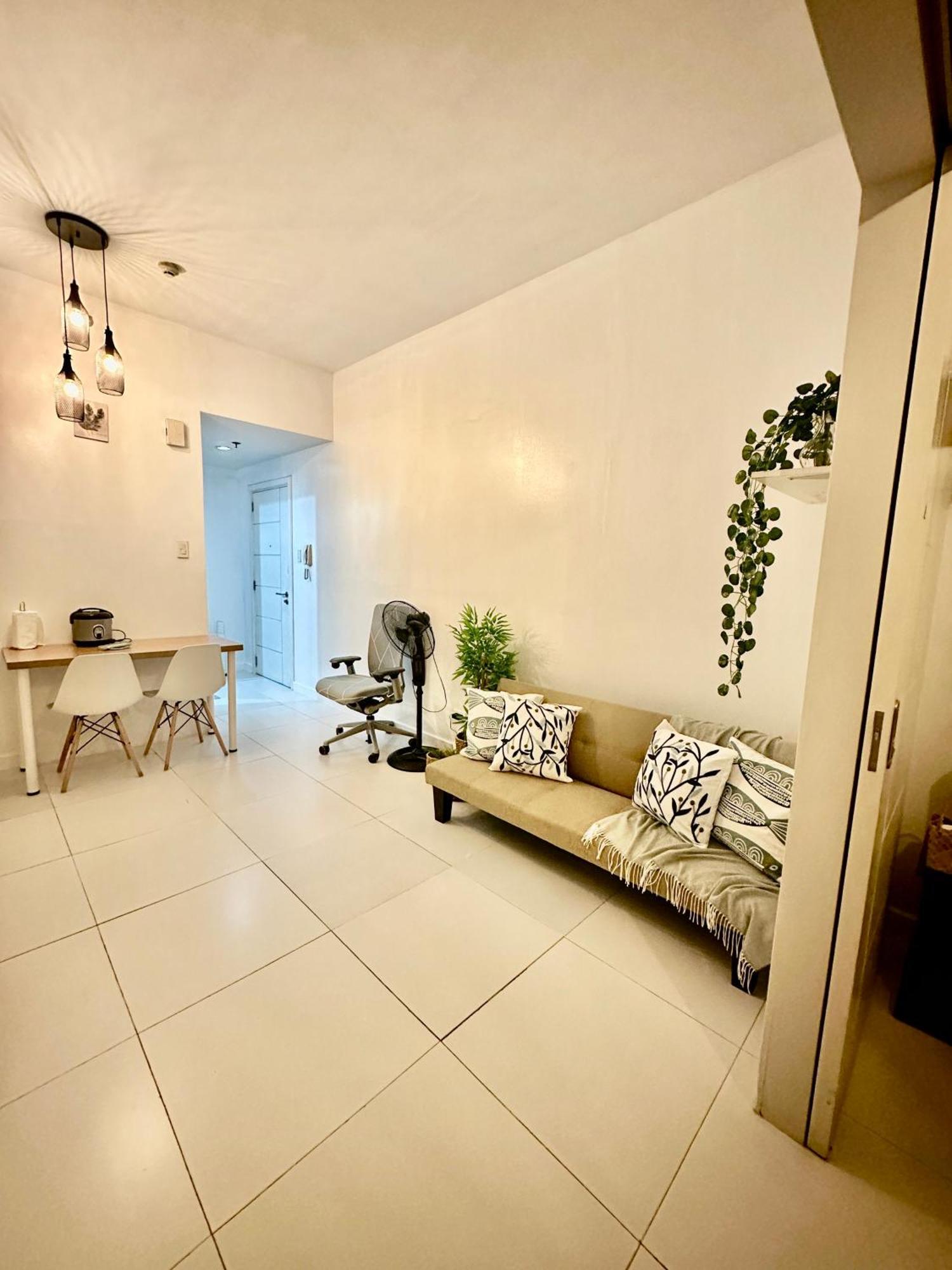 One Bedroom Apartment With Netflix At Greenbelt Makati Манила Экстерьер фото